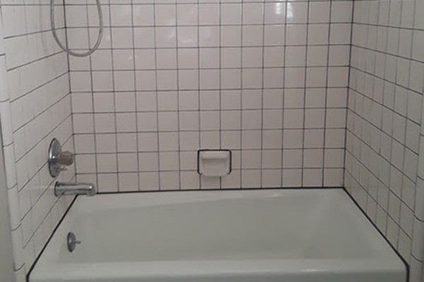 Bathtub & Tile Reglazing Services