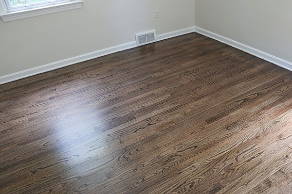 Laminate & Hardwood Floor Installation
