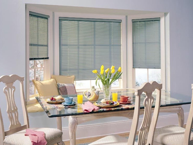 Get Professionally Manufactured Commercial Blinds Installed