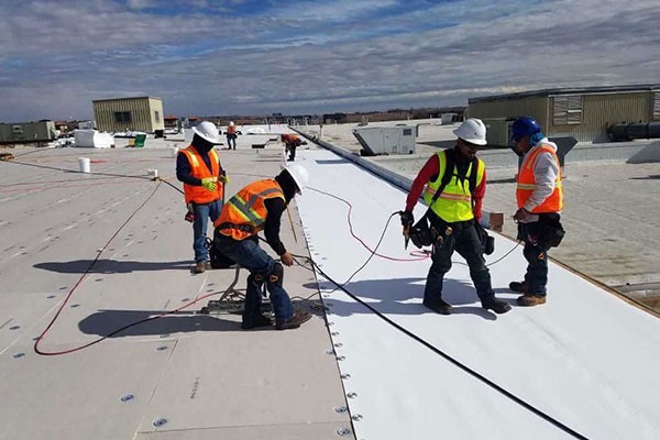 Commercial roofing contractor