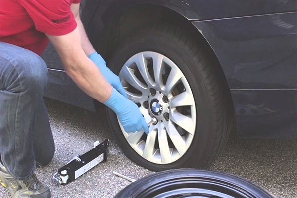 Emergency Tire Repair Service The Woodlands, TX